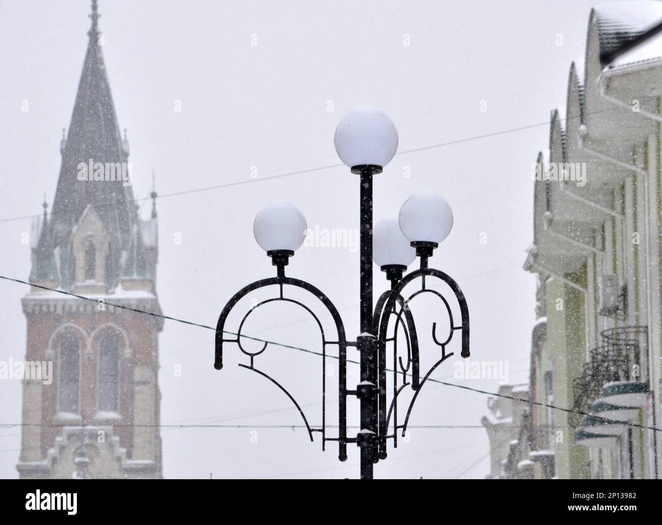Antique street lamps hi-res stock photography and images - Alamy