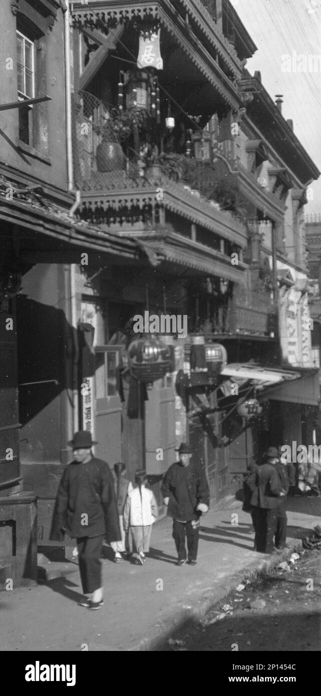 The street of painted balconies, Chinatown, San Francisco, between 1896 and 1906. Stock Photo