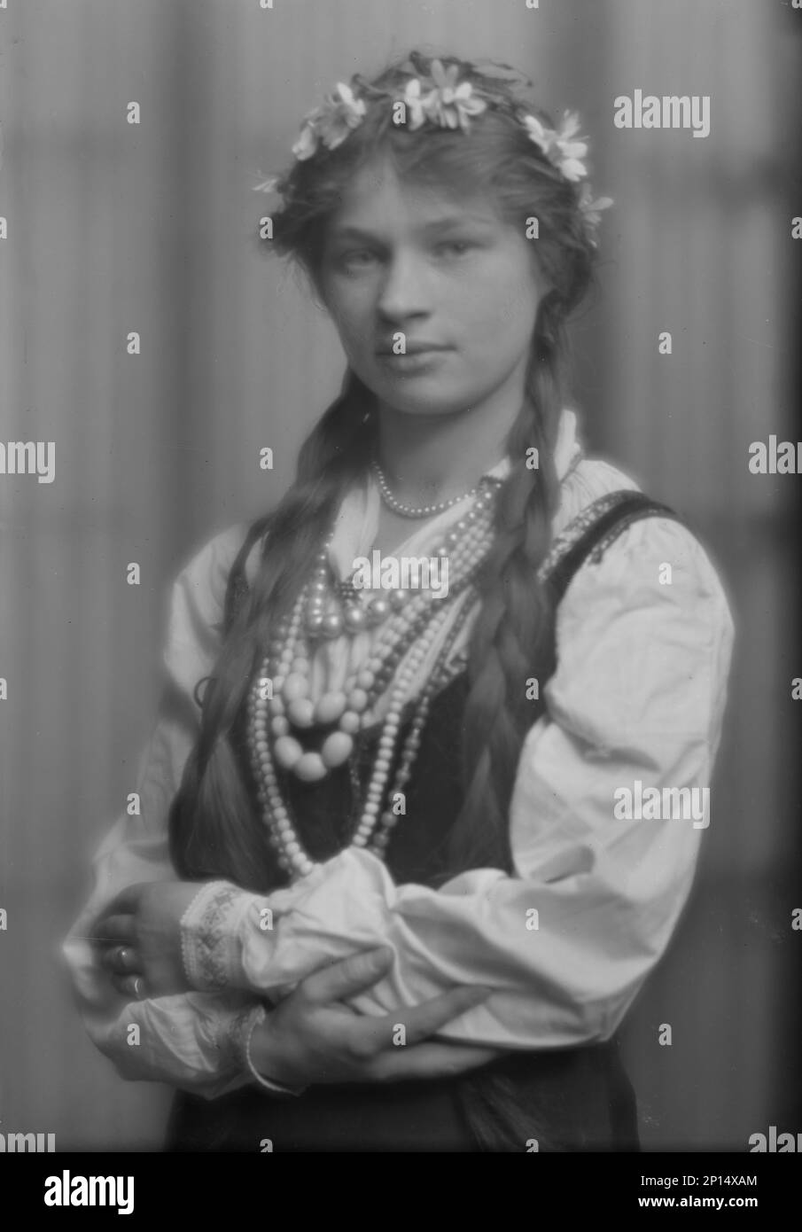 Members of the International Institute for Immigrant Girls, Y.W.C.A., in national costumes, portrait photograph, 1915 Mar. 13. Stock Photo