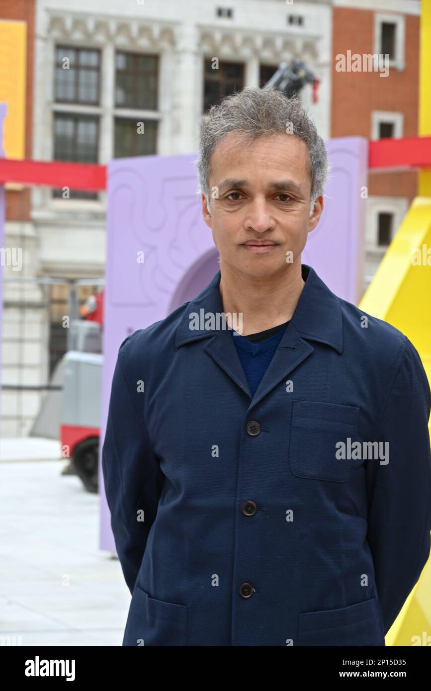 Finishing touches on Ramadan Pavilion 2023 by the V&A and Ramadan Tent