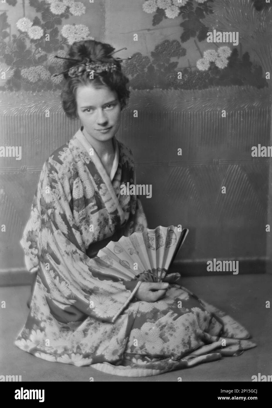 Mis Cook Miss Cook, portrait photograph, 1919 May 10 Stock Photo - Alamy