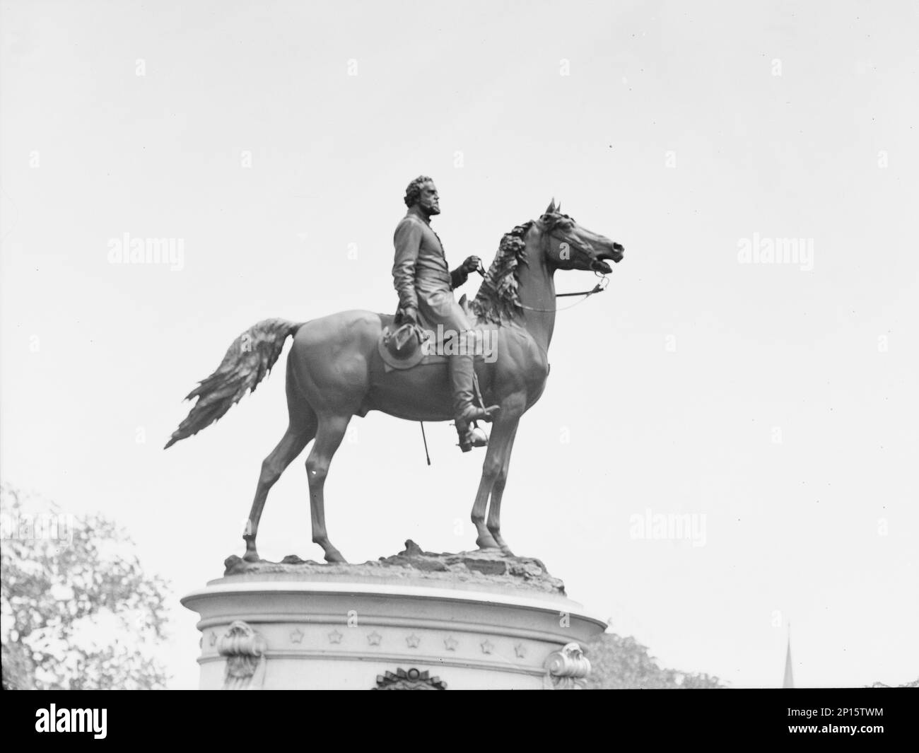 Equestrian statues in Washington, D.C., between 1911 and 1942. Sculpture of General Henry