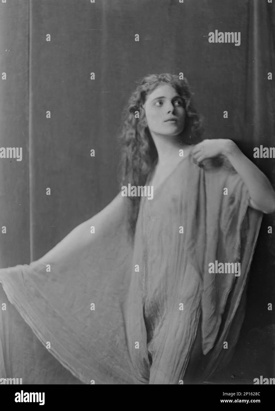 Miss Marie Goff, portrait photograph, 1918 Sept. 16 Stock Photo Alamy