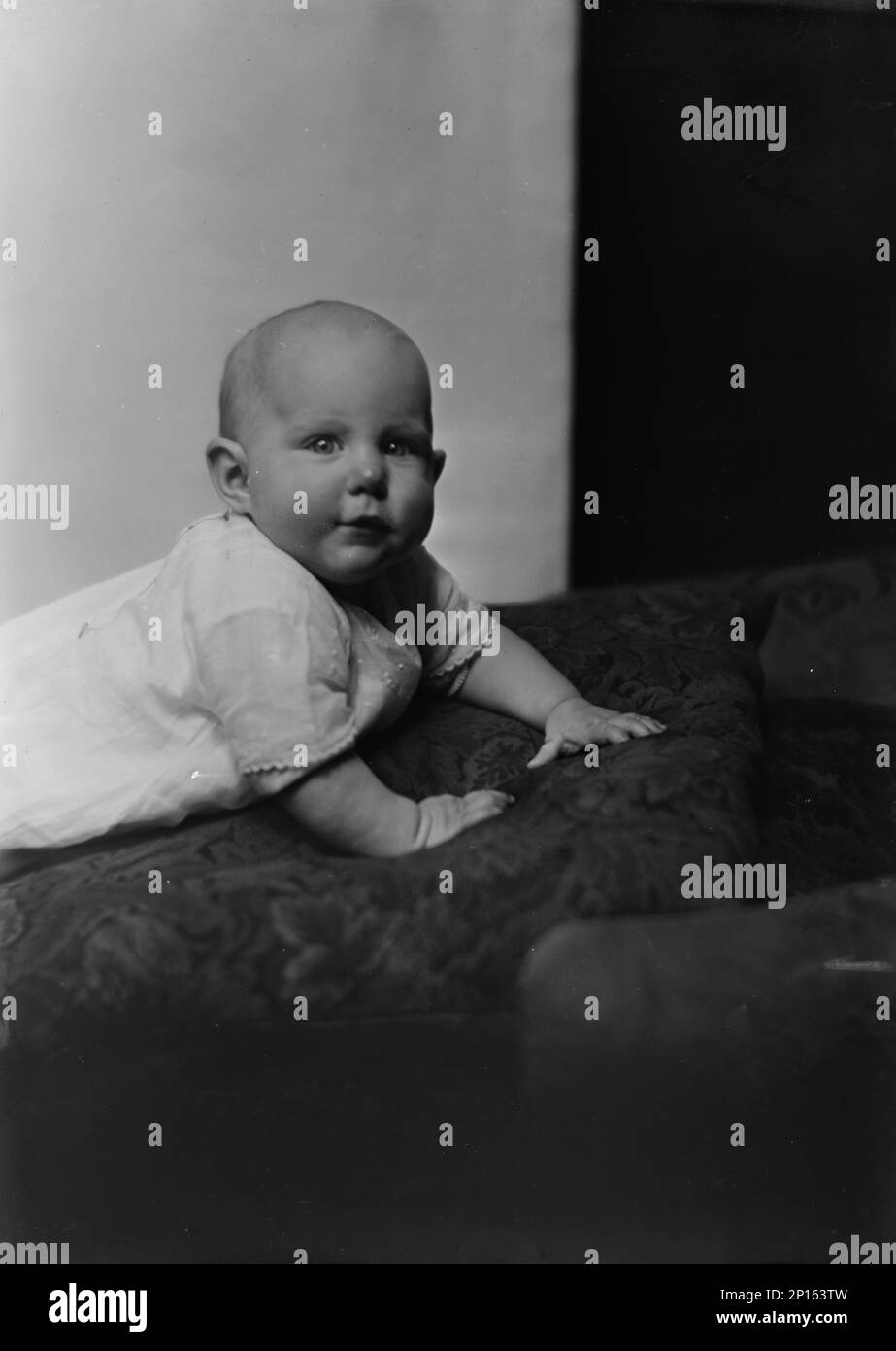 Baby of Mrs. Hager, portrait photograph, 1919 Oct. 9 Stock Photo - Alamy