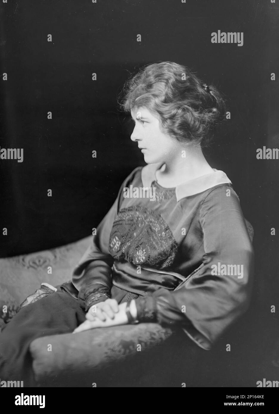 Miss Hasbrouck, portrait photograph, 1918 Nov. 23 Stock Photo Alamy