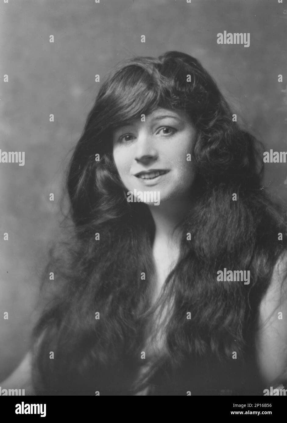 Miss La Rue, portrait photograph, 1918 May Stock Photo - Alamy