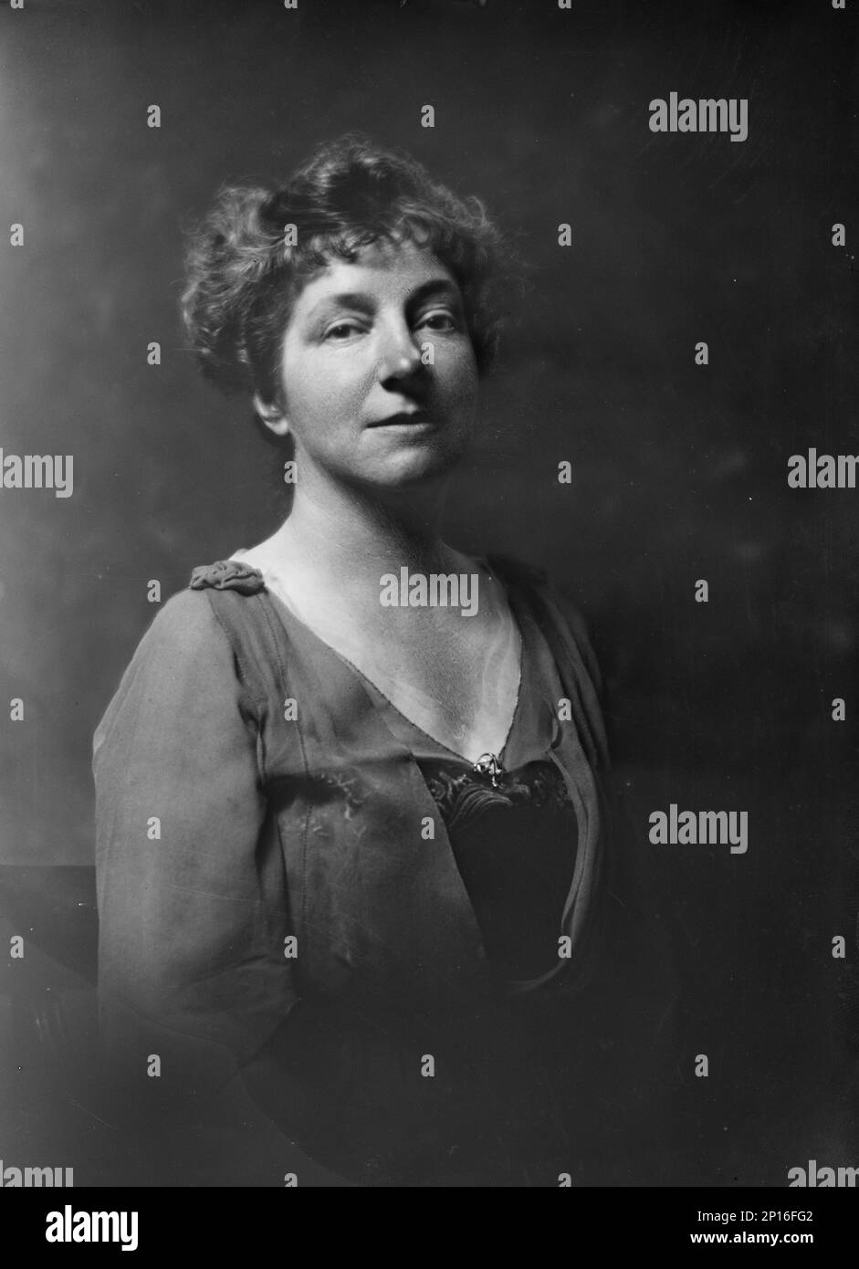 Mrs. Moffett, portrait photograph, 1919 Oct. 18 Stock Photo Alamy