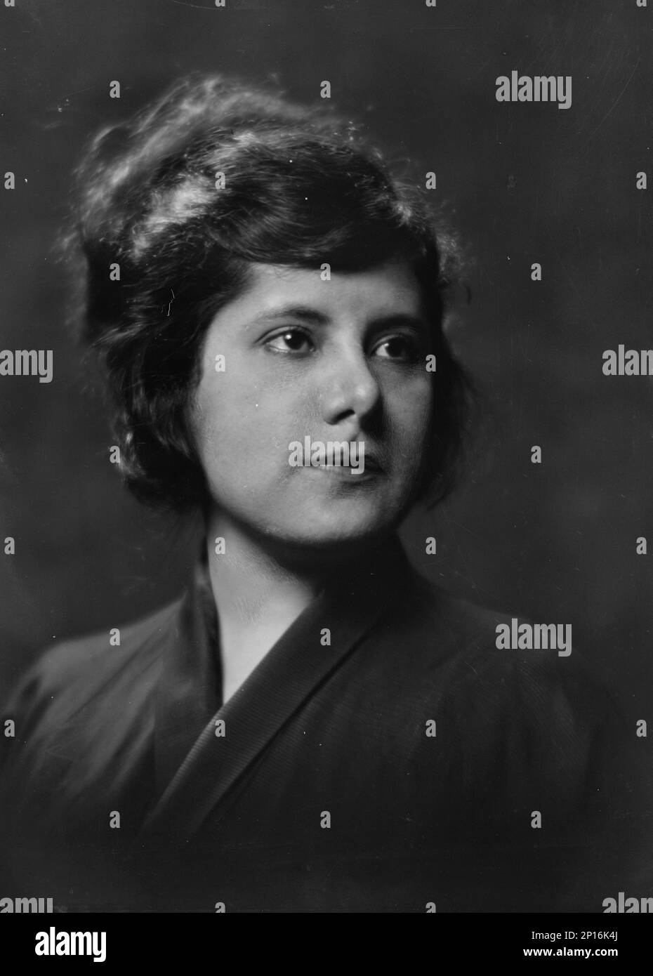 Miss G. Novars, portrait photograph, 1919 June 20. Stock Photo