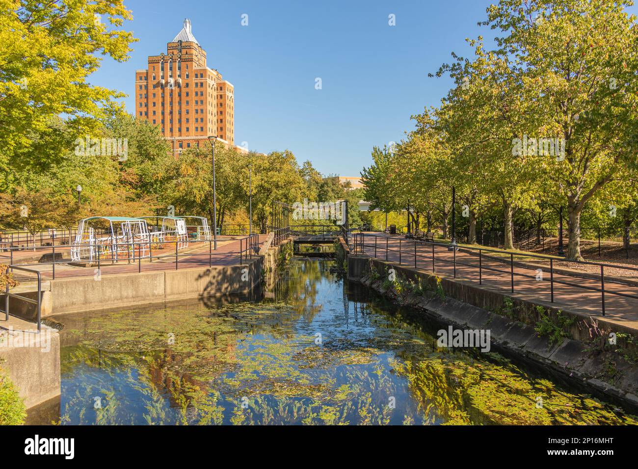 Erie Canal Lock located in the downtown area of the city of Akron, Ohio Stock Photo