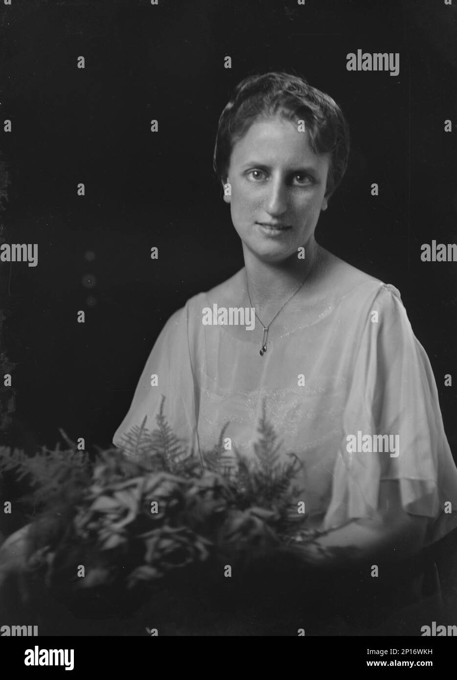 Miss Schaffer, portrait photograph, 1919 Feb. 25 Stock Photo Alamy