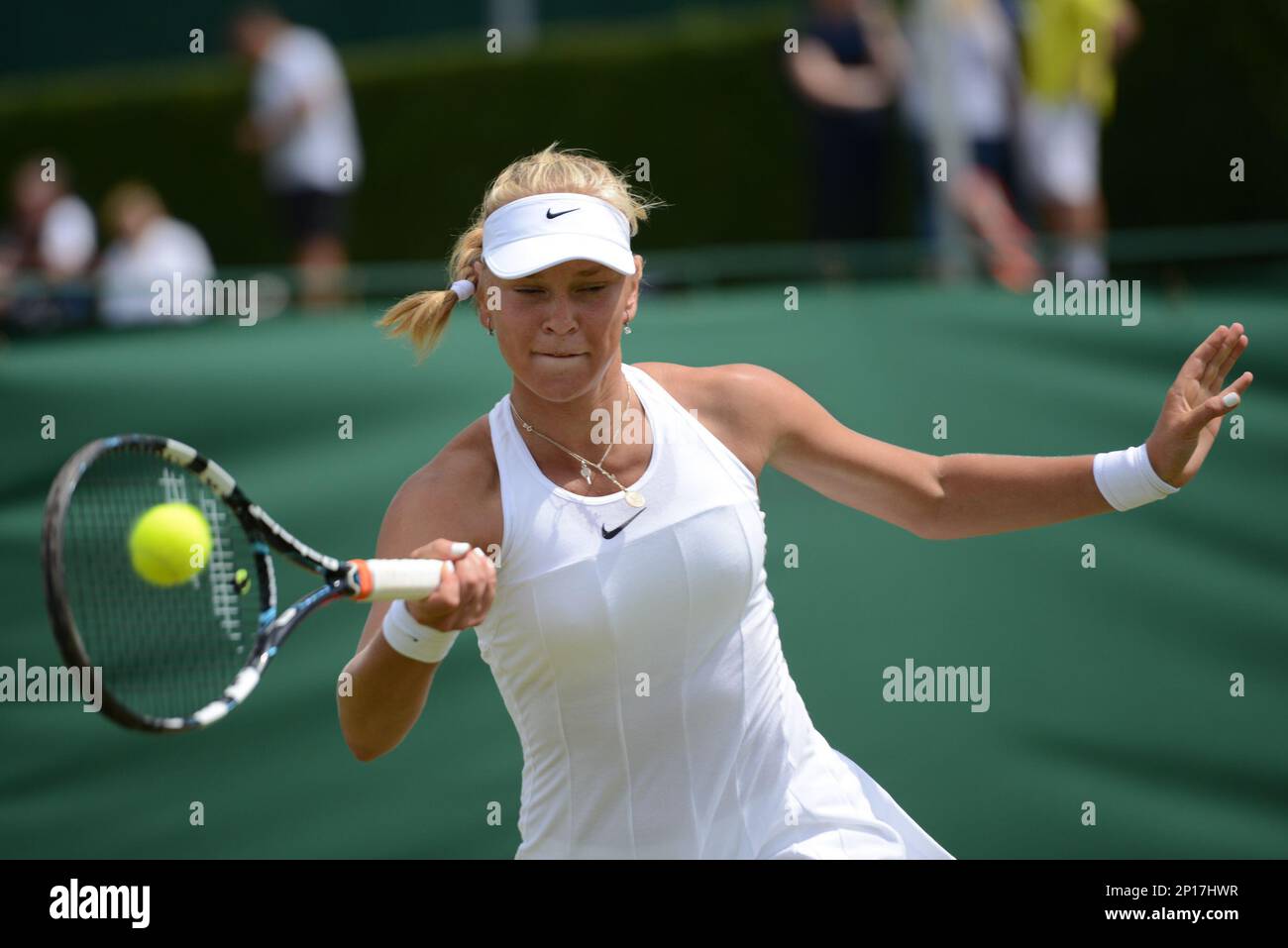 Wonderbaarlijk Opgetild Dhr June 27, 2016 - London, England - OLESYA PERVUSHINA of Russia in her second  round match vsL. Stefanini in the Nike Junior International Roehampton  tennis tournament. (Cal Sport Media via AP Images Stock Photo - Alamy