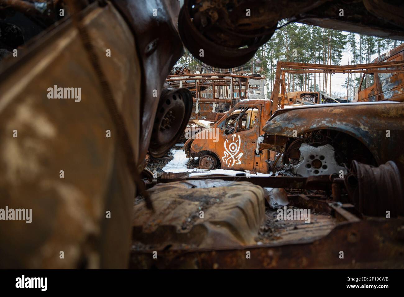 Wrecked cars in stack hi-res stock photography and images - Alamy
