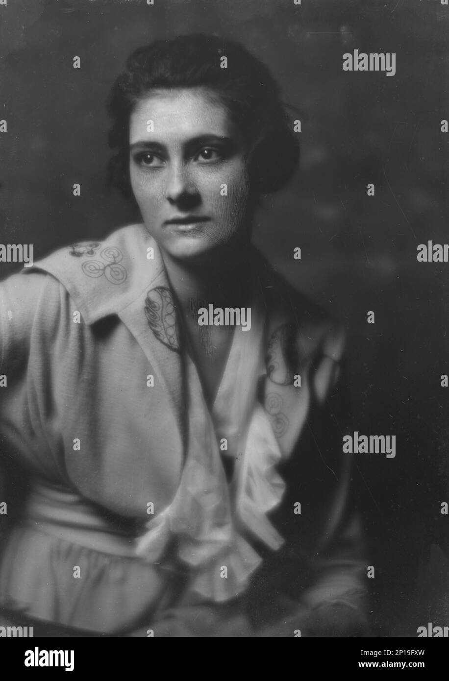 Ross, Gordon, Mrs., portrait photograph, 1917 May 24 Stock Photo - Alamy