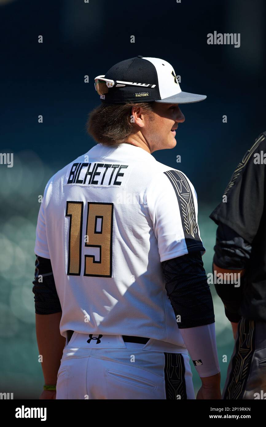 Bo Bichette (19) of Lakewood High School in Tierra Verde, Florida during  the Under Armour All-American Game on August 15, 2015 at Wrigley Field in  Chicago, Illinois. (Mike Janes/Four Seam Images via