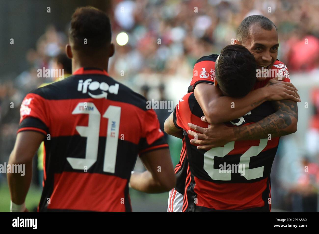 BRASILIA - DF - 05/06/2016 - BRASILEIRO A 2016/FLAMENGO X PALMEIRAS - Jean  do Palmeiras comemora gol de penalti contra o Flamengo durante partida pelo  Campeonato Brasileiro Serie A 2016 no estadio