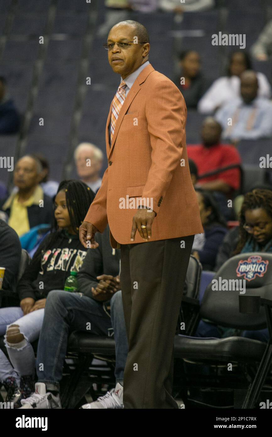 May 18, 2016 Dallas Wings head coach Fred Williams during the WNBA game between Dallas Wings