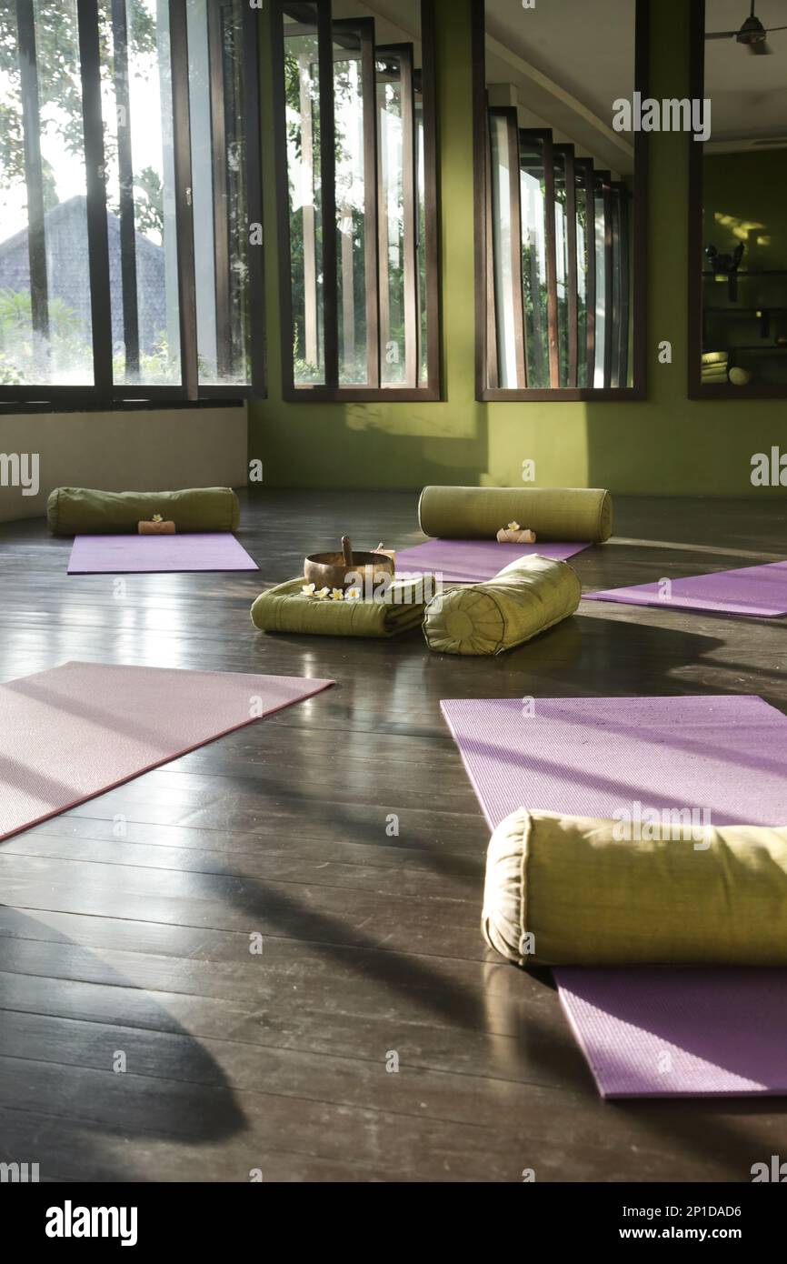 Empty yoga studio interior design hi-res stock photography and images -  Alamy