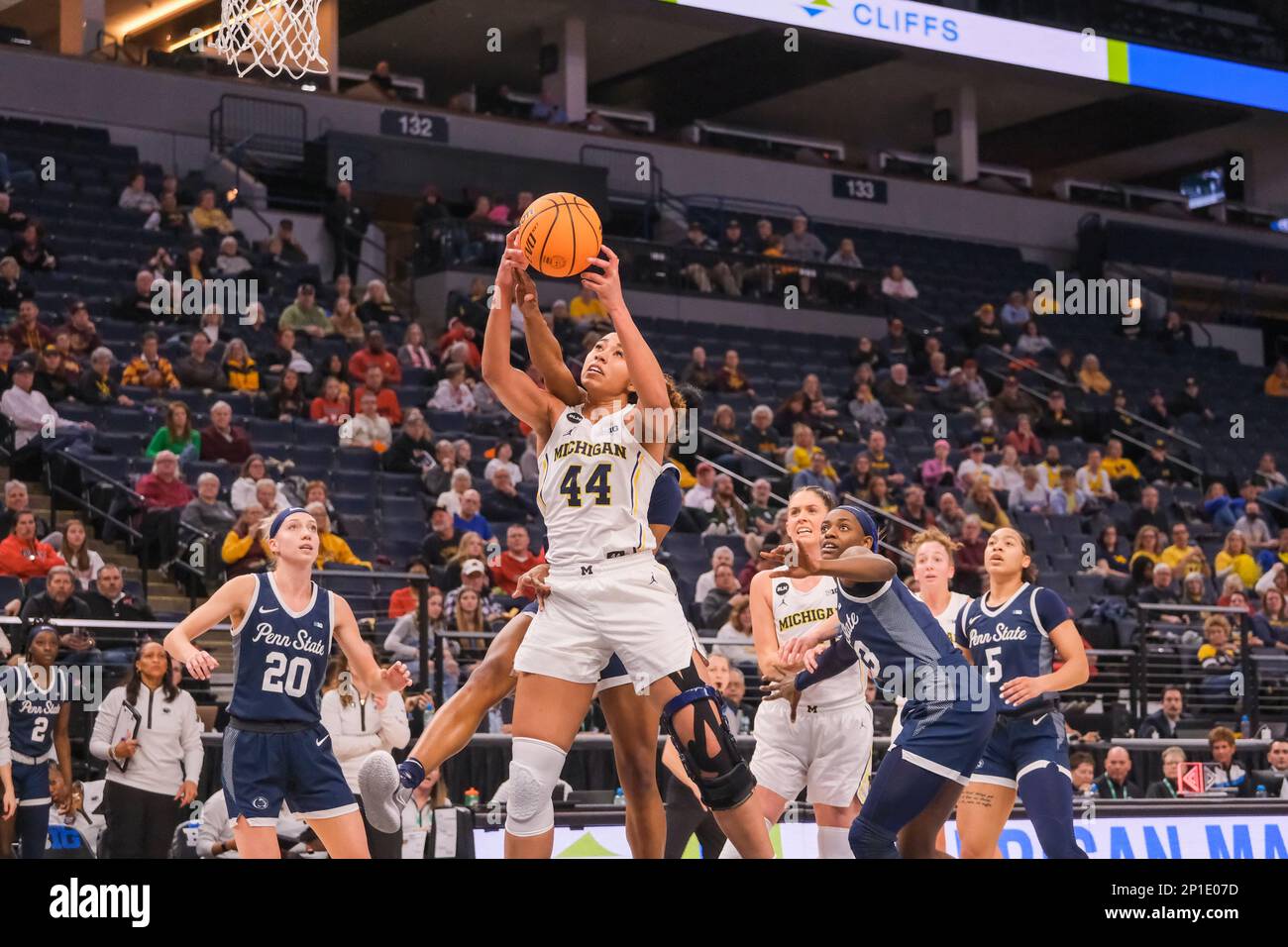 Minneapolis, Minnesota, USA. 2nd Mar, 2023. Michigan Wolverines forward