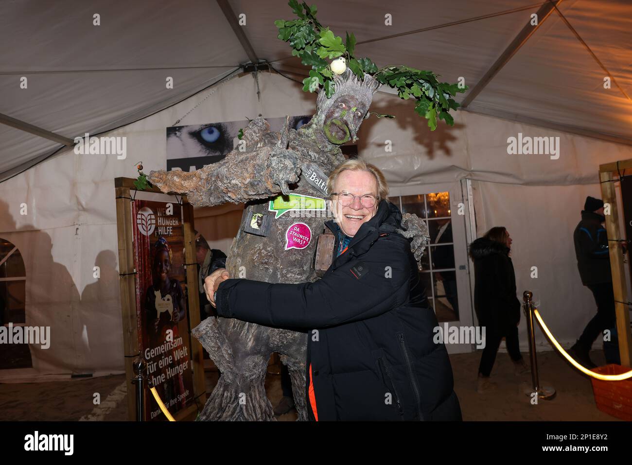 Heringsdorf, Germany. 03rd Mar, 2023. Wolfgang Lippert comes to the pre-reception of the 'Baltic Lights' - sled dog race at the beach bar Alex. Credit: Gerald Matzka/dpa/Alamy Live News Stock Photo