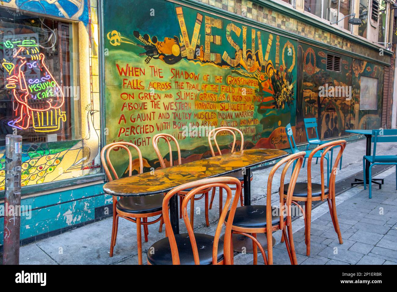 Vesuvio Cafe sits on the corner of Columbus and Jack Kerouac Alley (formerly Adler) on the edge of North Beach and next to Chinatwon. It was made popu Stock Photo