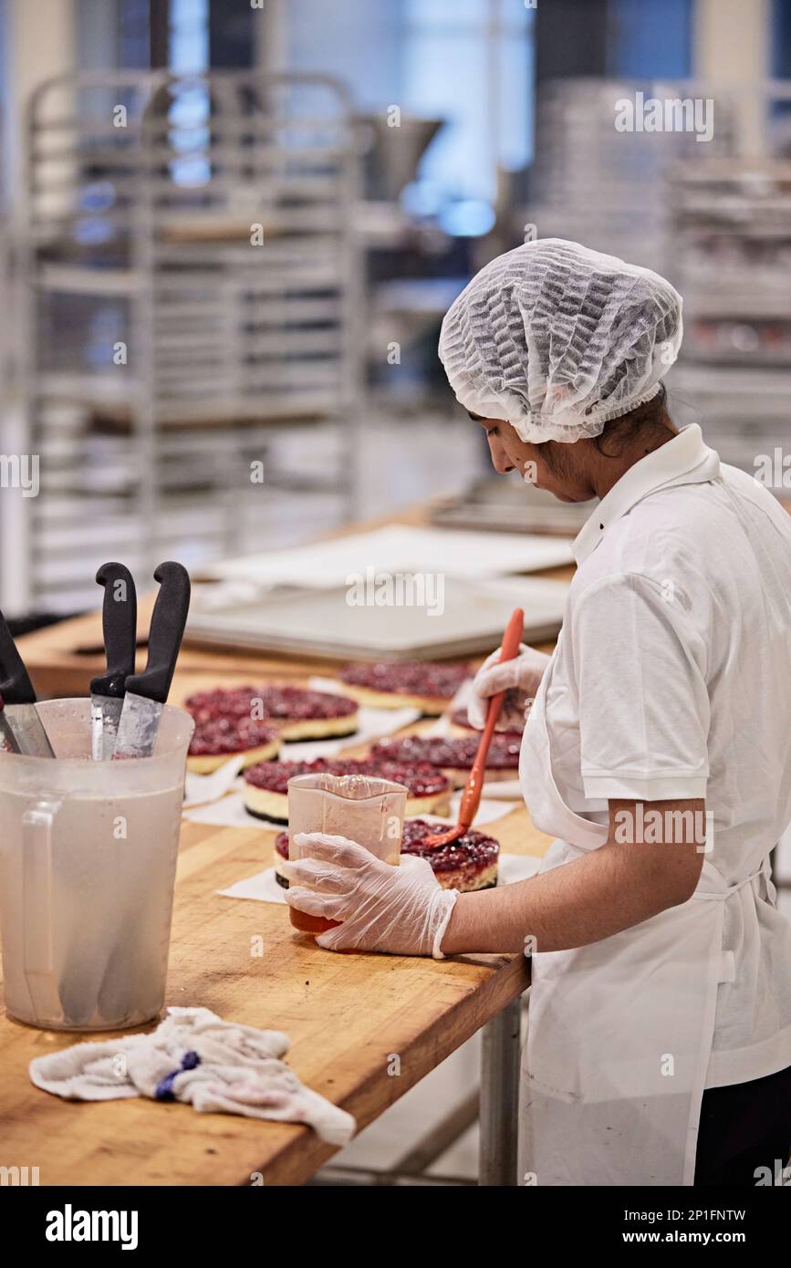 Bakery cake racks hi-res stock photography and images - Alamy