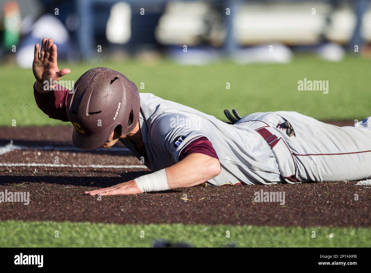 Central Michigan Chippewas shortstop Zach McKinstry (8) catches a