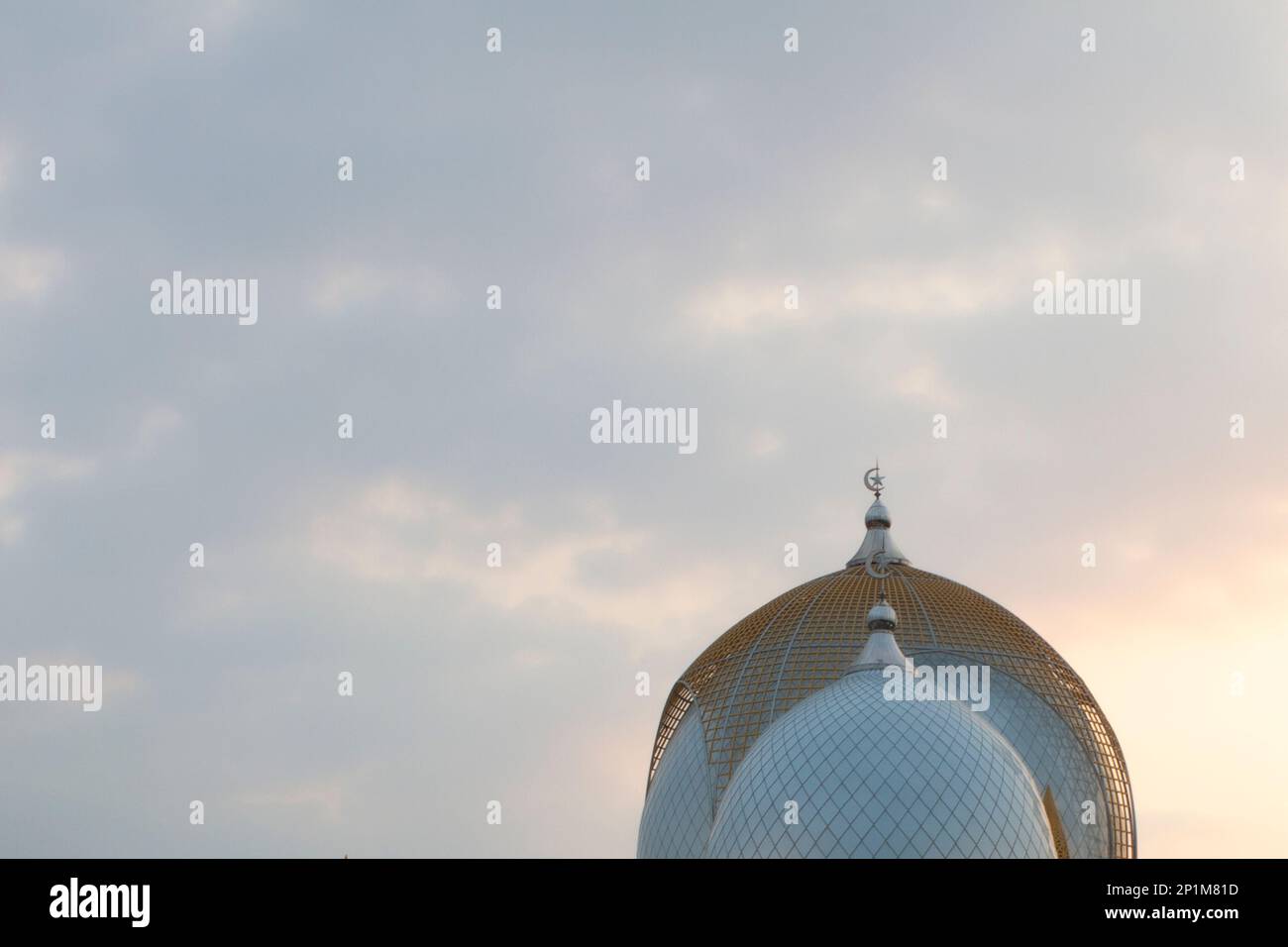The dome of the mosque with copy space for fill text, Ramadan and Islamic greeting concept Stock Photo