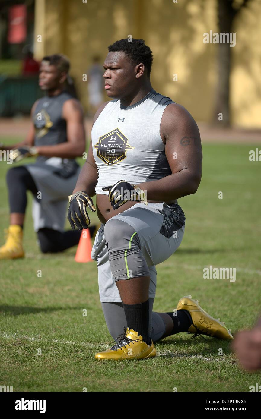 Under 2025 armour lineman