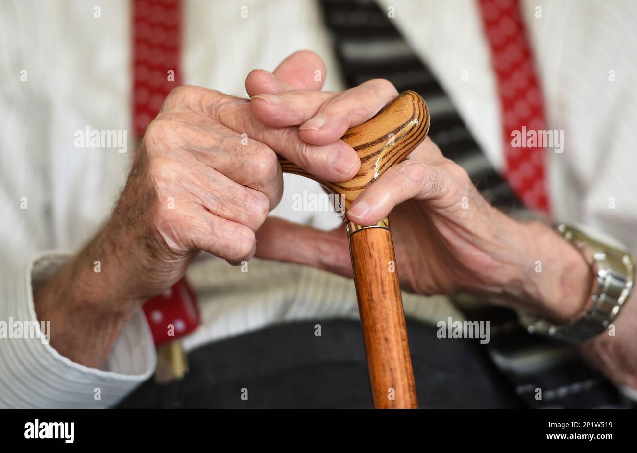 File photo dated 18/05/17 of an elderly man holding a walking stick. Thousands of older people have died without getting the care they needed, a charity said as it branded the figures 'heartbreaking'. Age UK said it is 'deeply concerned' about the plight of the elderly whose needs are not being met and urged the Chancellor to direct more resources towards social care. Issue date: Saturday March 4, 2023. Stock Photo