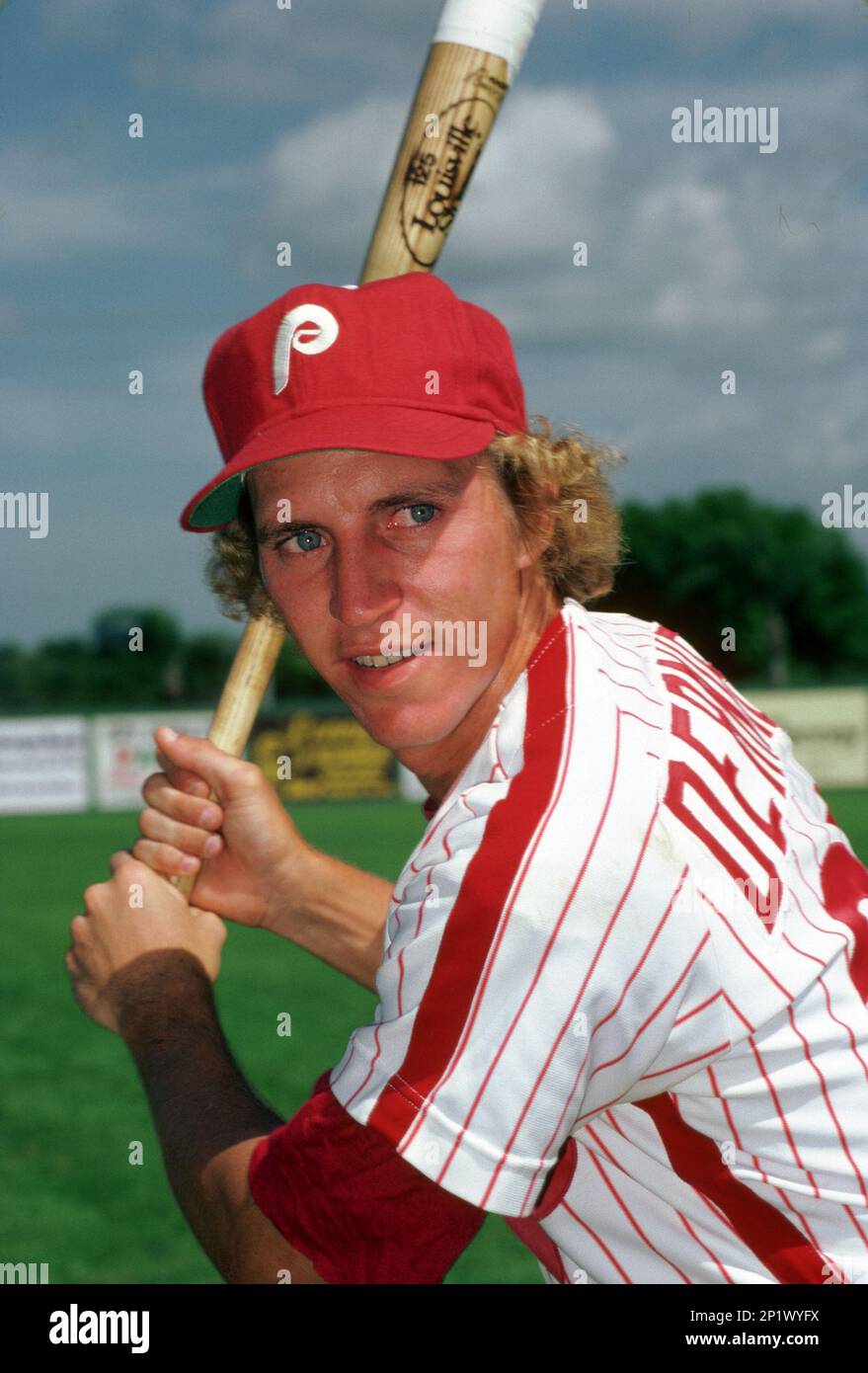 Philadelphia Phillies Bob Dernier (24) portrait from his 1982 season