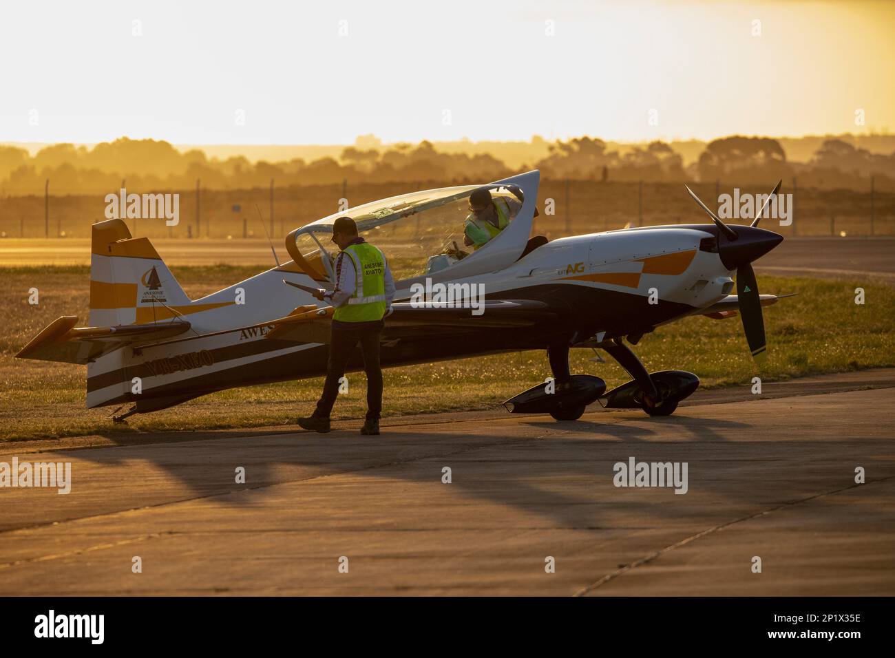 Taildragger hi-res stock photography and images - Alamy