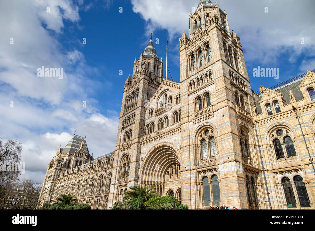 South Kensington, UK. 27th Feb, 2023. A general view of the Faade of the Natural History Museum, Cromwell Road, South Kensington, London SW7 on Monday 27th February 2023. (Photo by Mark Fletcher/MI News/NurPhoto) Credit: NurPhoto SRL/Alamy Live News Stock Photo