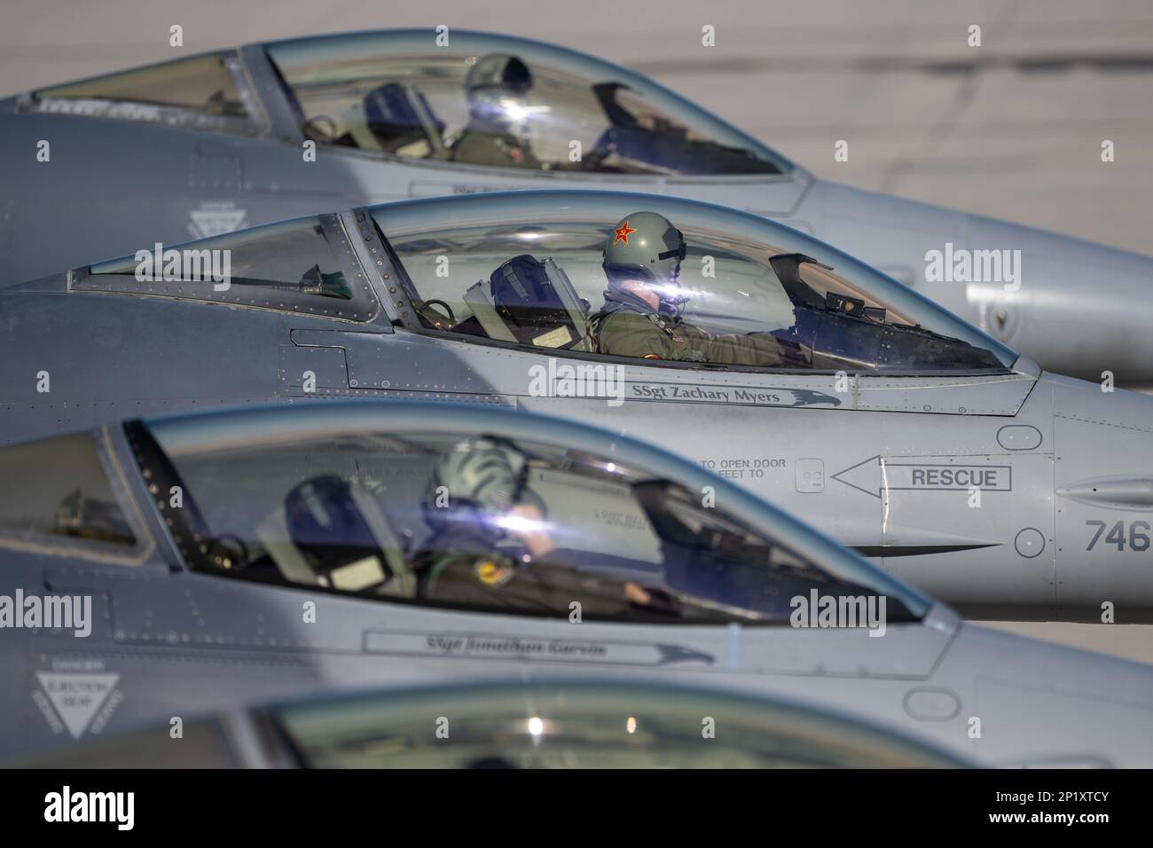 F 16 aggressors hi-res stock photography and images - Alamy