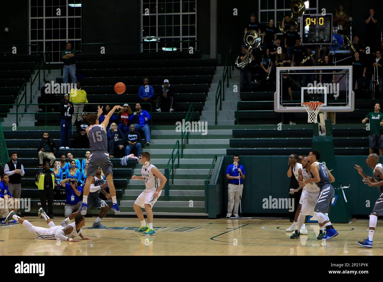 December 2, 2015 New Orleans Privateers guard Cameron Reed (15) shoots with 4 seconds left in