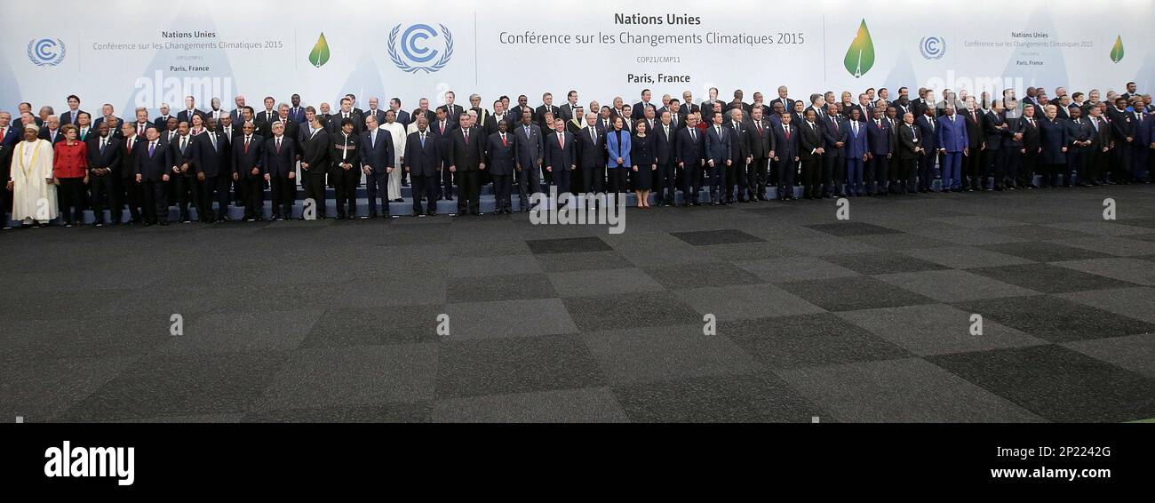 World leaders pose for a family photo at the COP21, United Nations ...