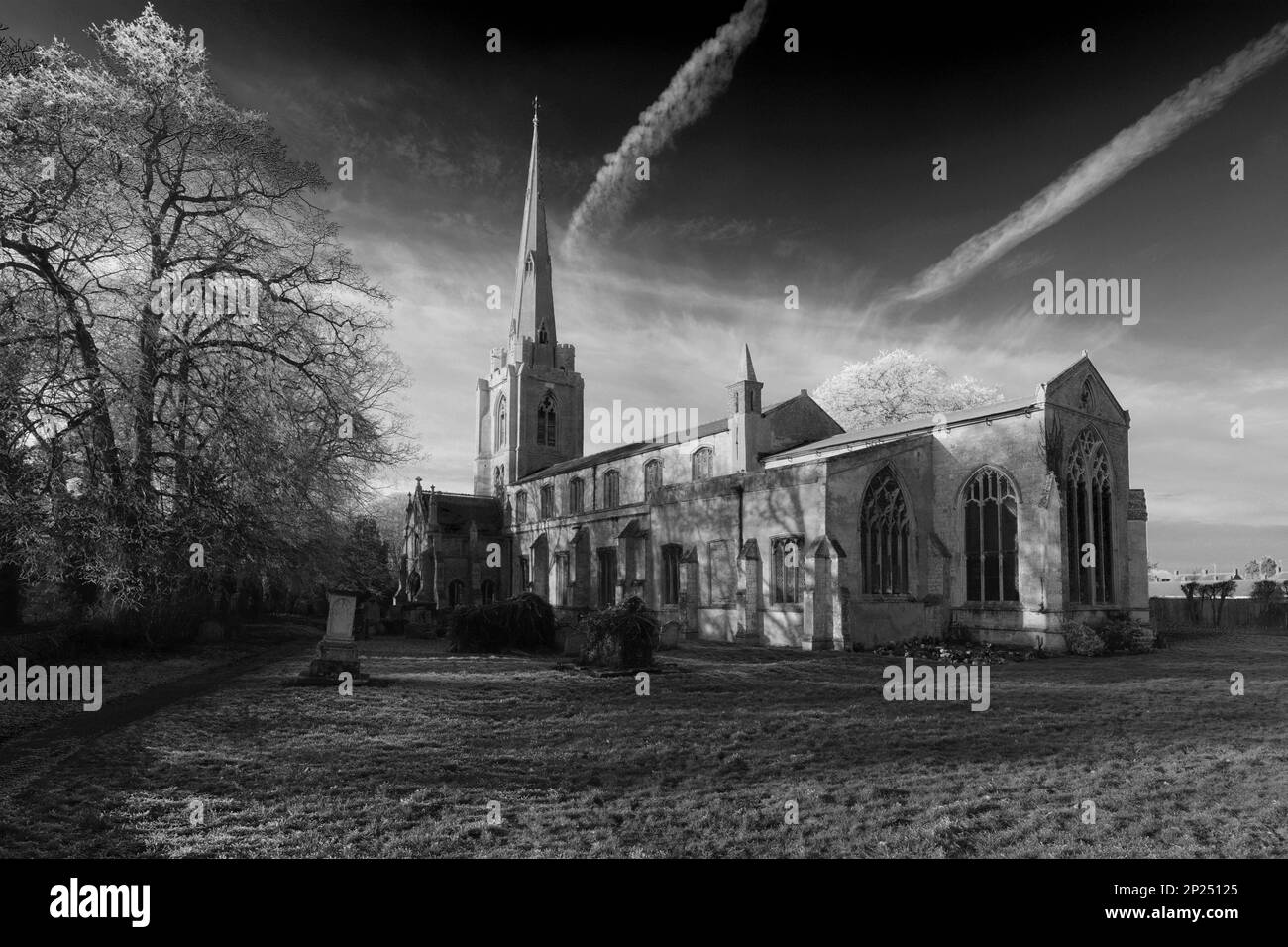 Winter frost over St Leonards Church, Leverington village ...