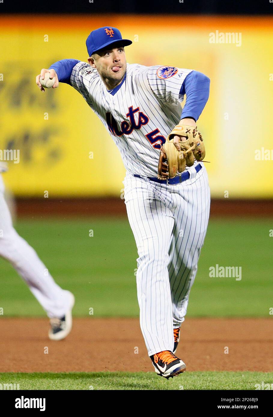 November 1, 2015: New York Mets third baseman David Wright (5) [4650] bats  during the eleventh inning of the Kansas City Royals' 7-2 victory over the  New York Mets in the 5th and deciding game of the 2015 World Series Field  in Flushing, NY. (Photo by