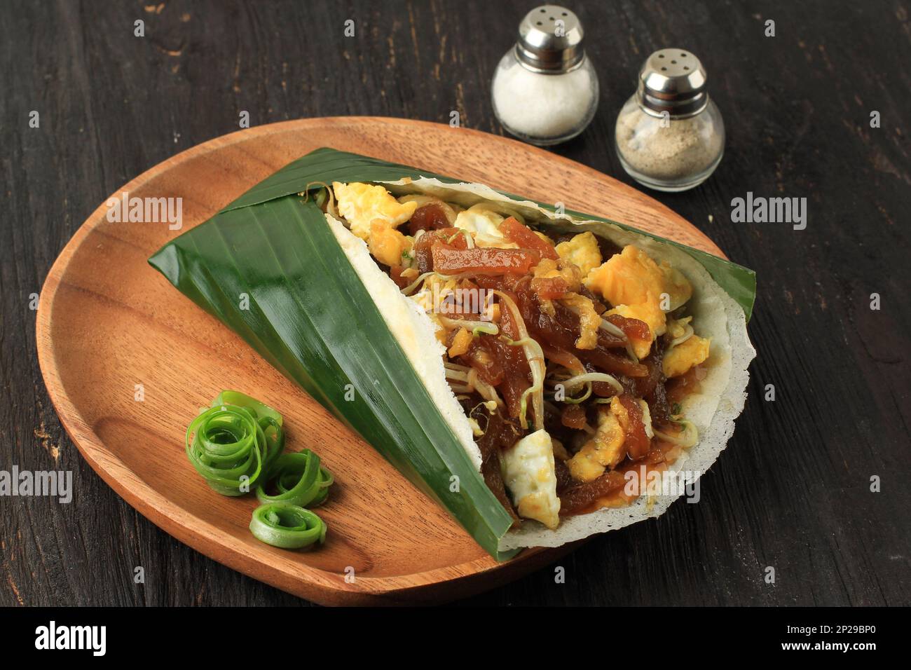 Lumpia Basah Bandung, Indonesian Traditional Street Food Made from