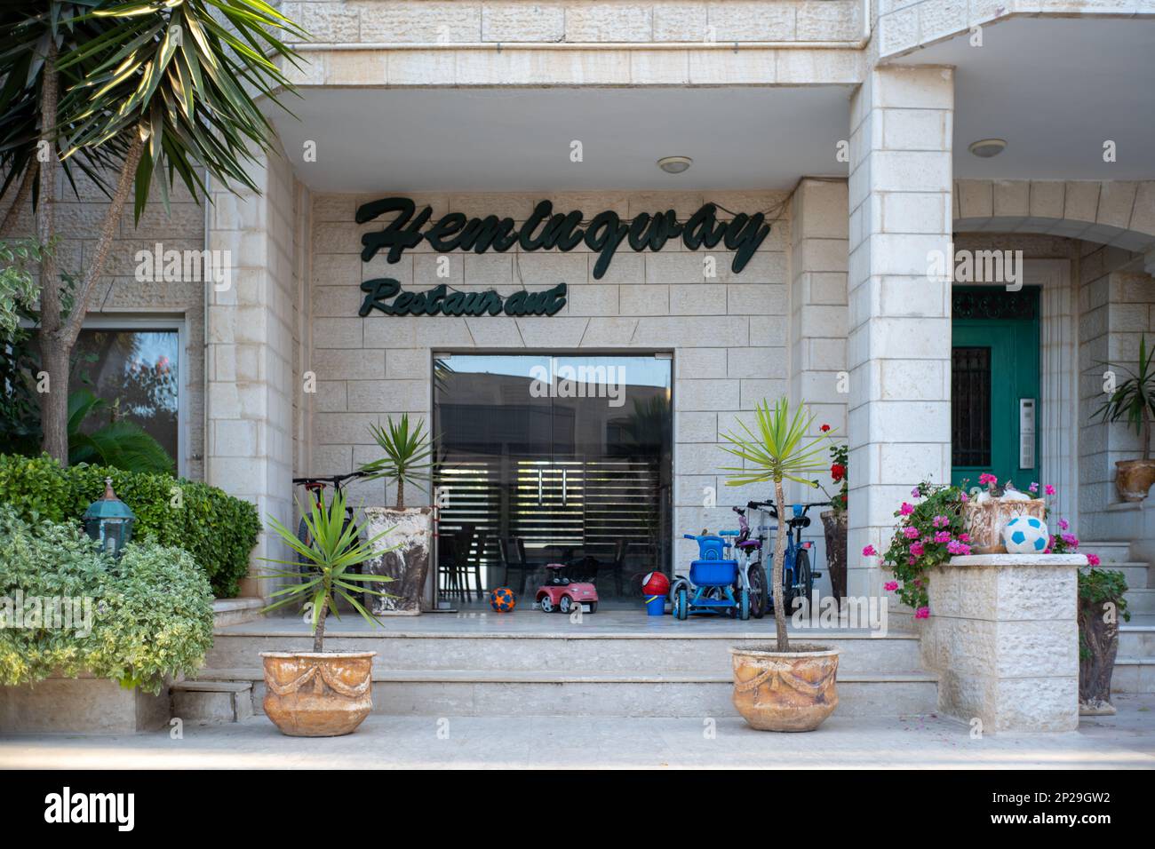 White stone facade hires stock photography and images Alamy