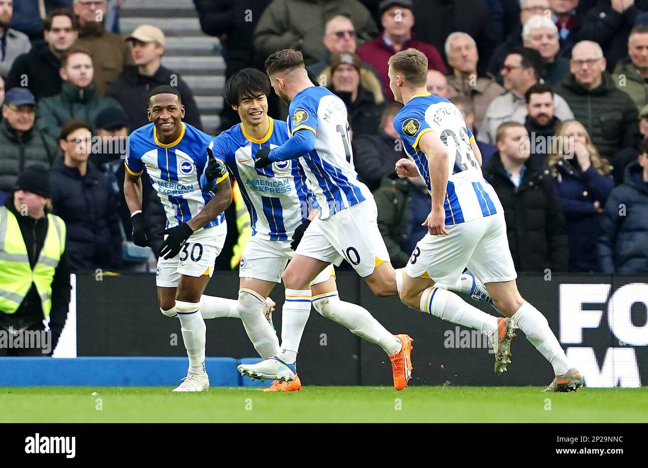 Brighton and Hove Albion's Alexis Mac Allister (centre) celebrates