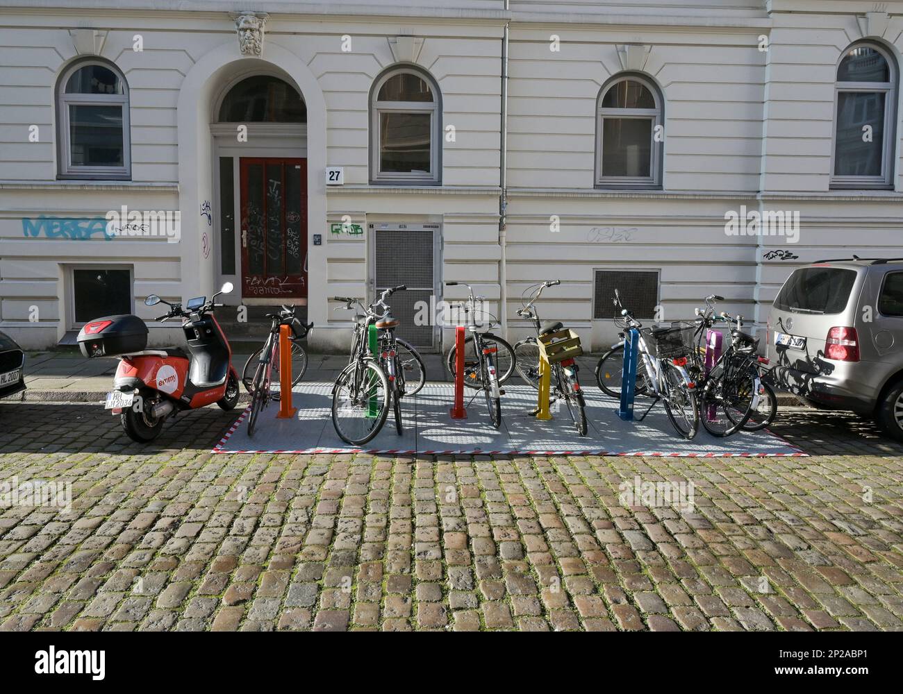 GERMANY, Hamburg, green city, traffic transition, bicycle parking on
