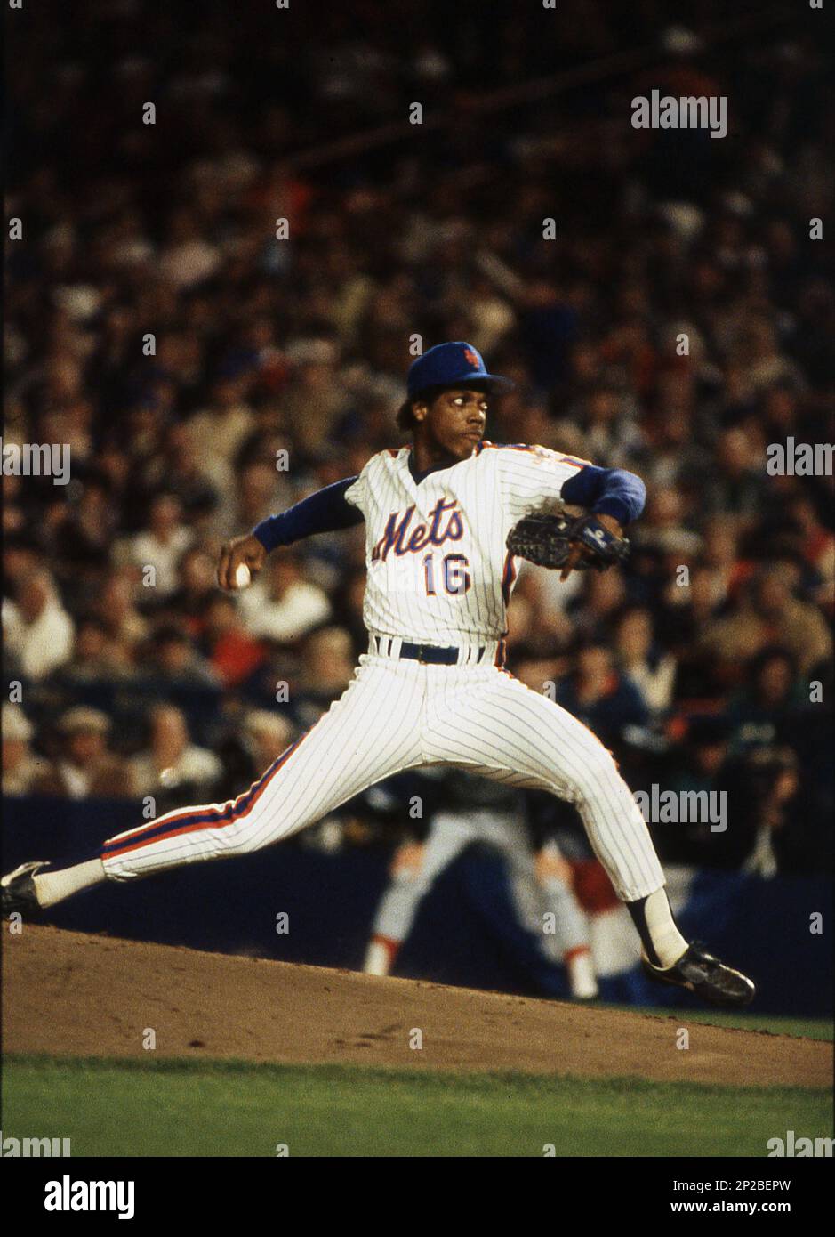 New York Mets starting pitcher Dwight Gooden delivers against the