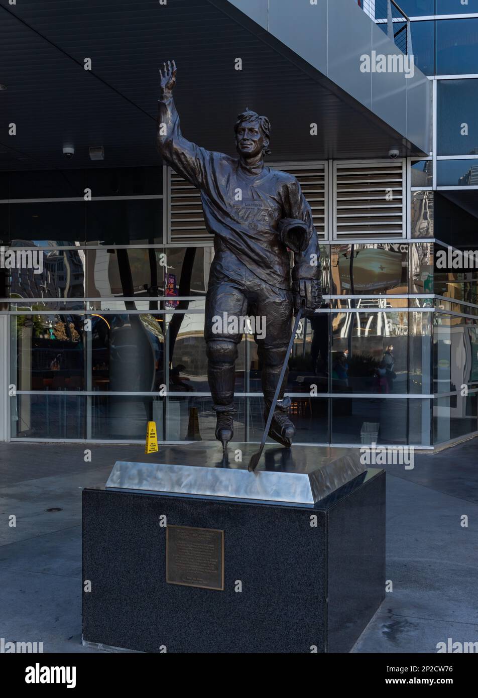 A pictureof the Wayne Gretzky statue around the Crypto.com Arena Stock  Photo - Alamy