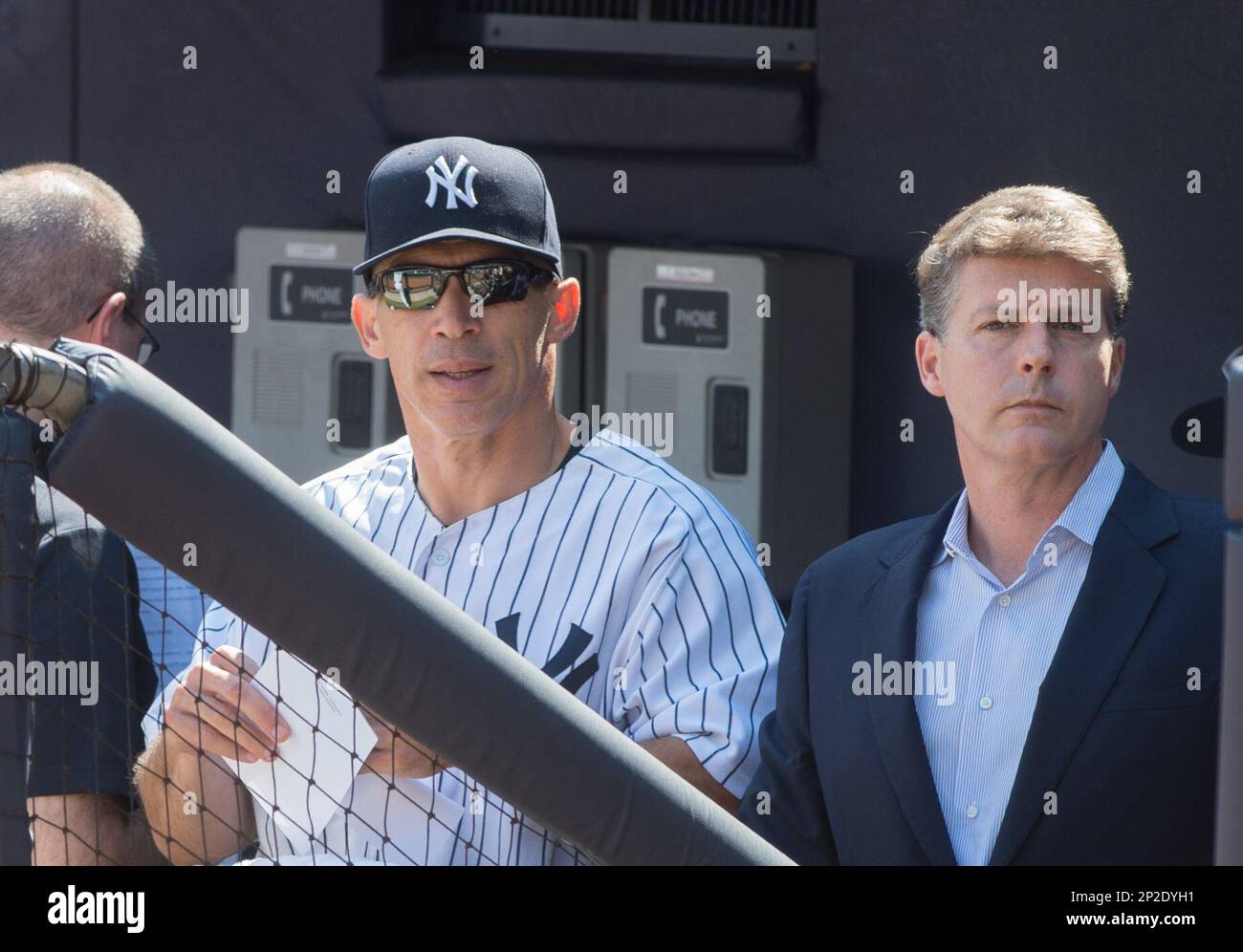 sept-13-2015-new-york-ny-u-s-yankees-manager-joe-girardi-and