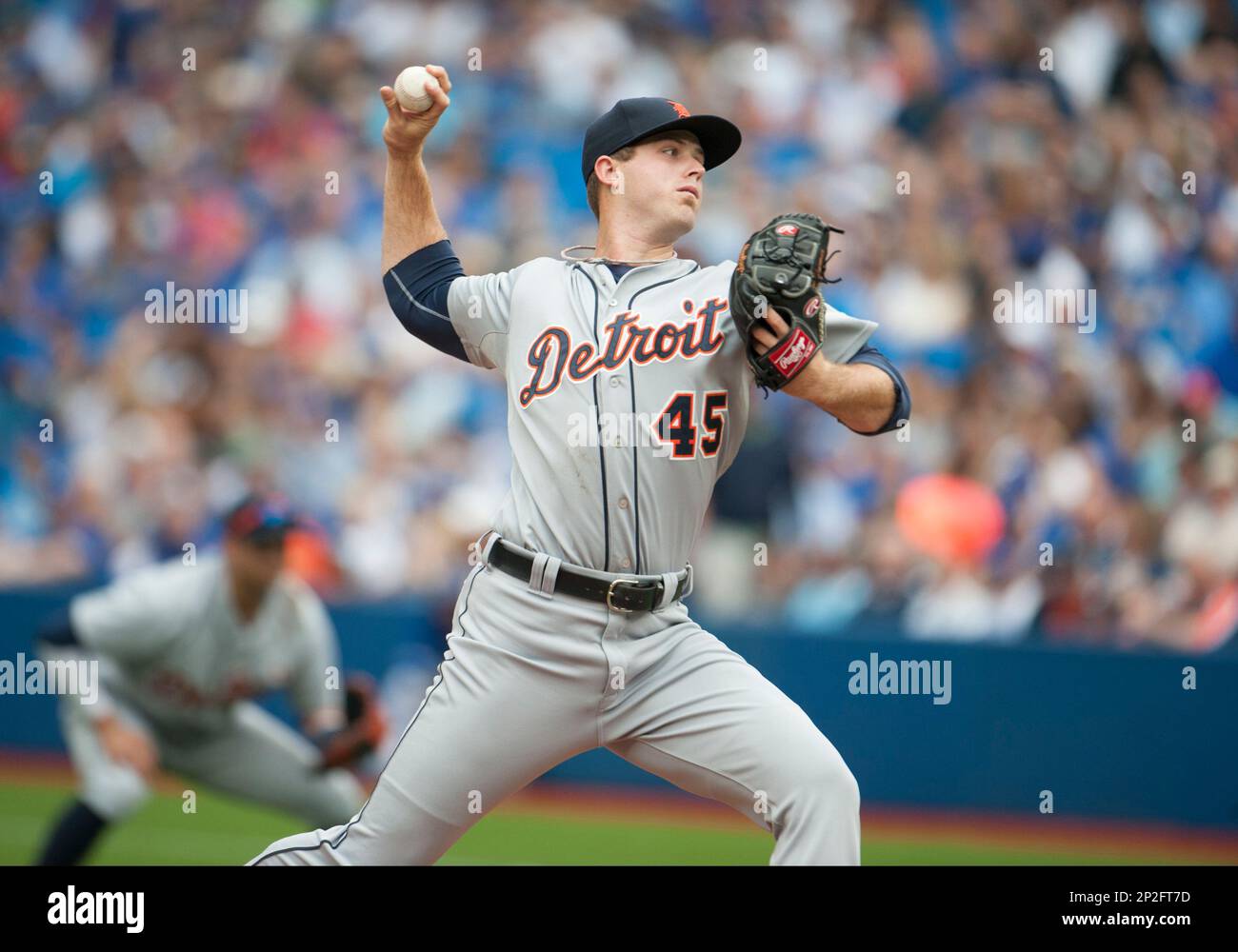 August 29 2015: Detroit Tigers Pitcher Buck Farmer (45) [10876] pitches  against Toronto Blue Jays in the first inning at Rogers Centre in Toronto,  ON, Canada. (Icon Sportswire via AP Images Stock Photo - Alamy