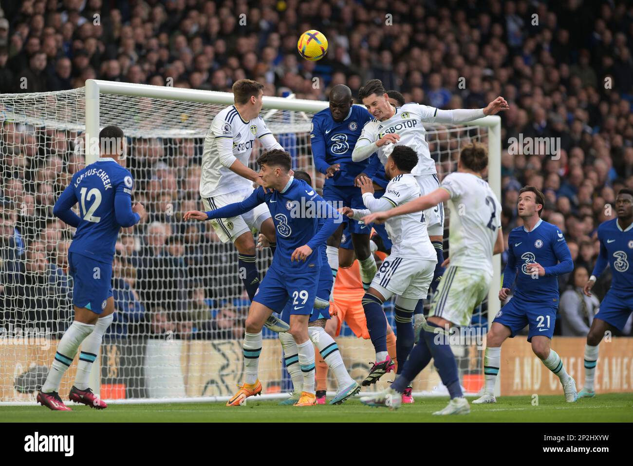 Chelsea defend hi-res stock photography and images - Alamy
