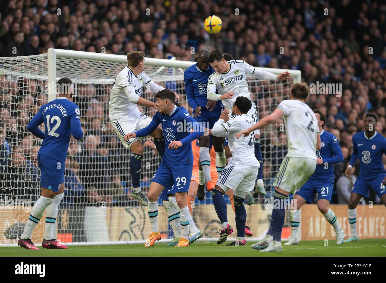 Chelsea defend hi-res stock photography and images - Alamy