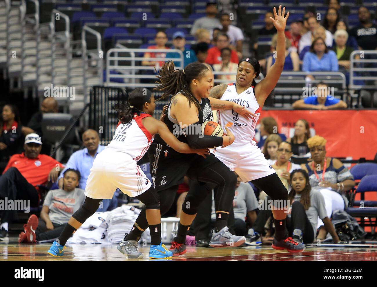 August 05 2015 Kia Vaughn (9) and Ivory Latta (12) of the Washington