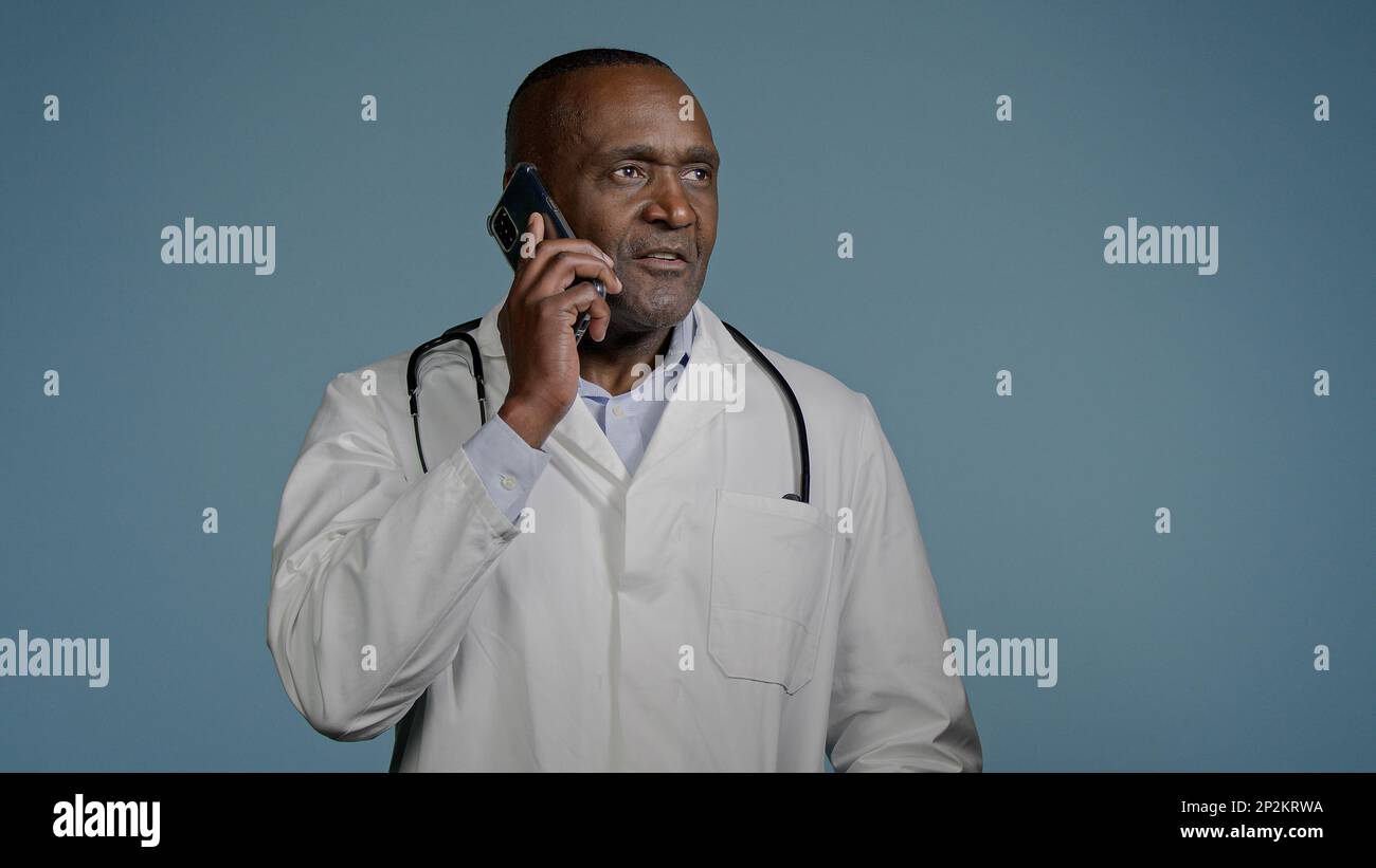 African american doctor talking hi-res stock photography and images - Alamy
