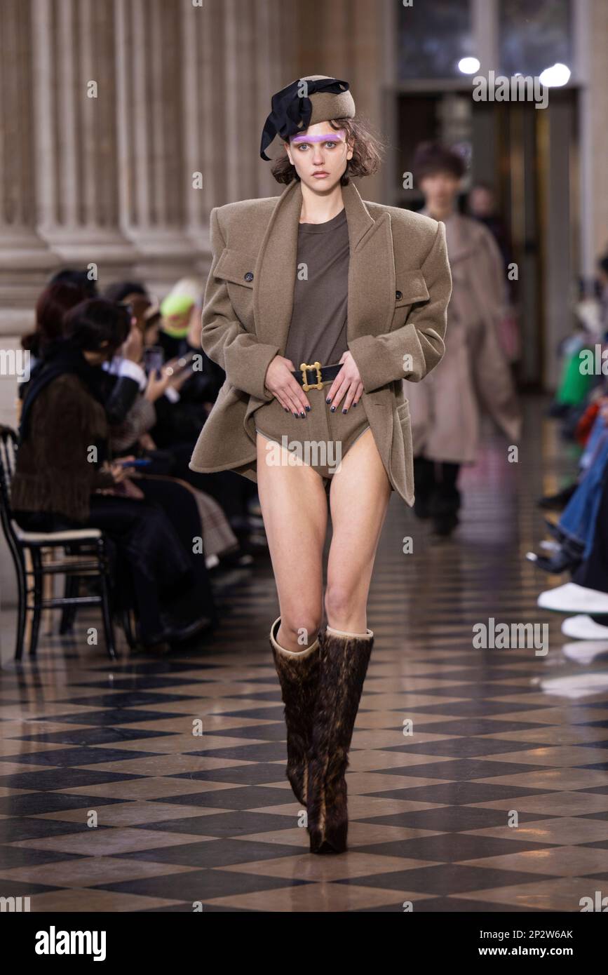 Vivienne Westwood Ready to wear Fashion Show, Collection Fall